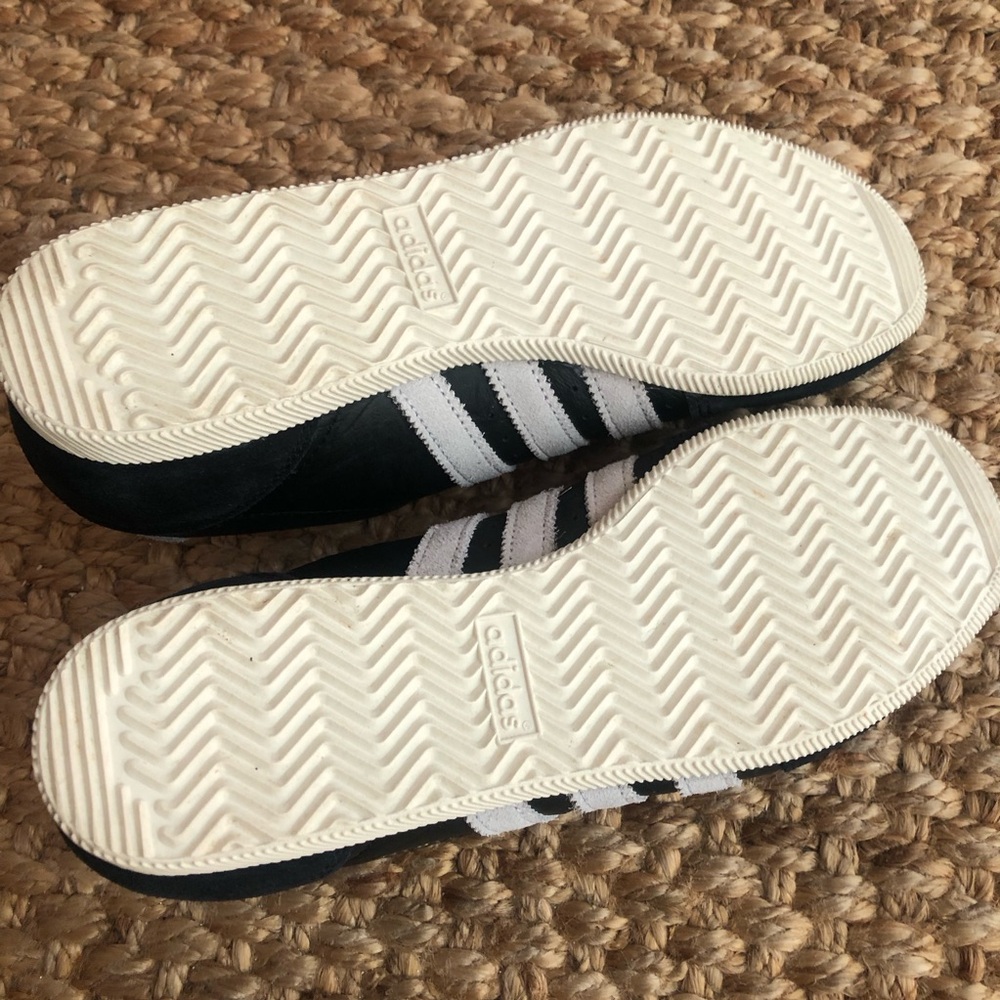 New: adidas Japan Sneakers. Size 9 - Picture 14 of 16